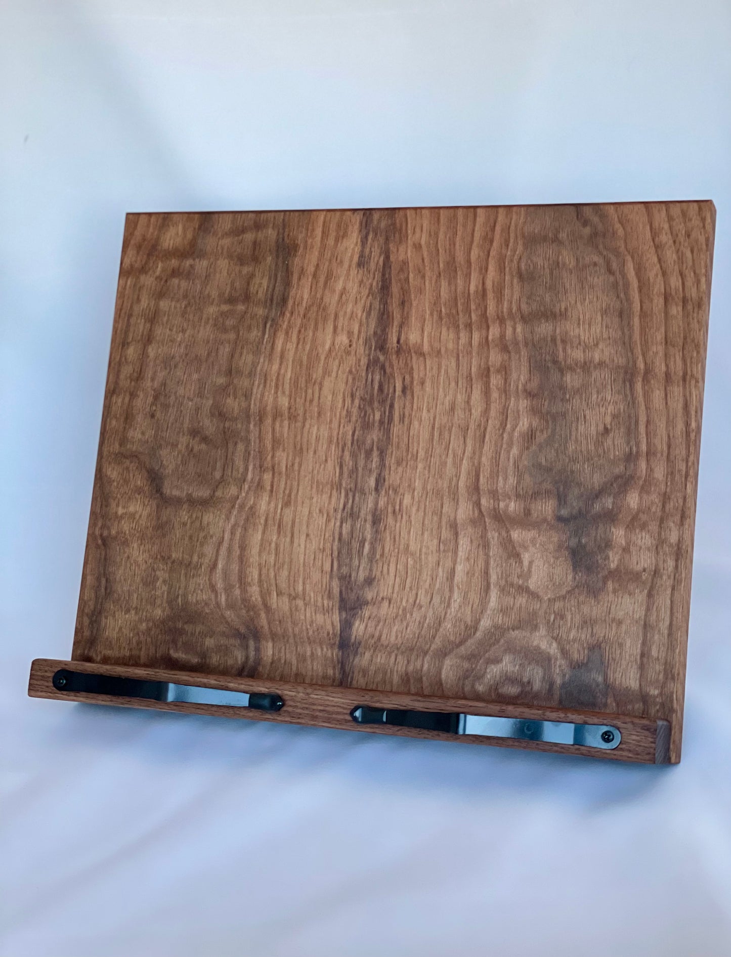 Walnut cookbook stand W008